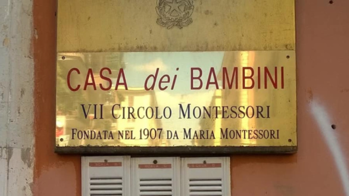 Targa Casa dei bambini via dei Marsi